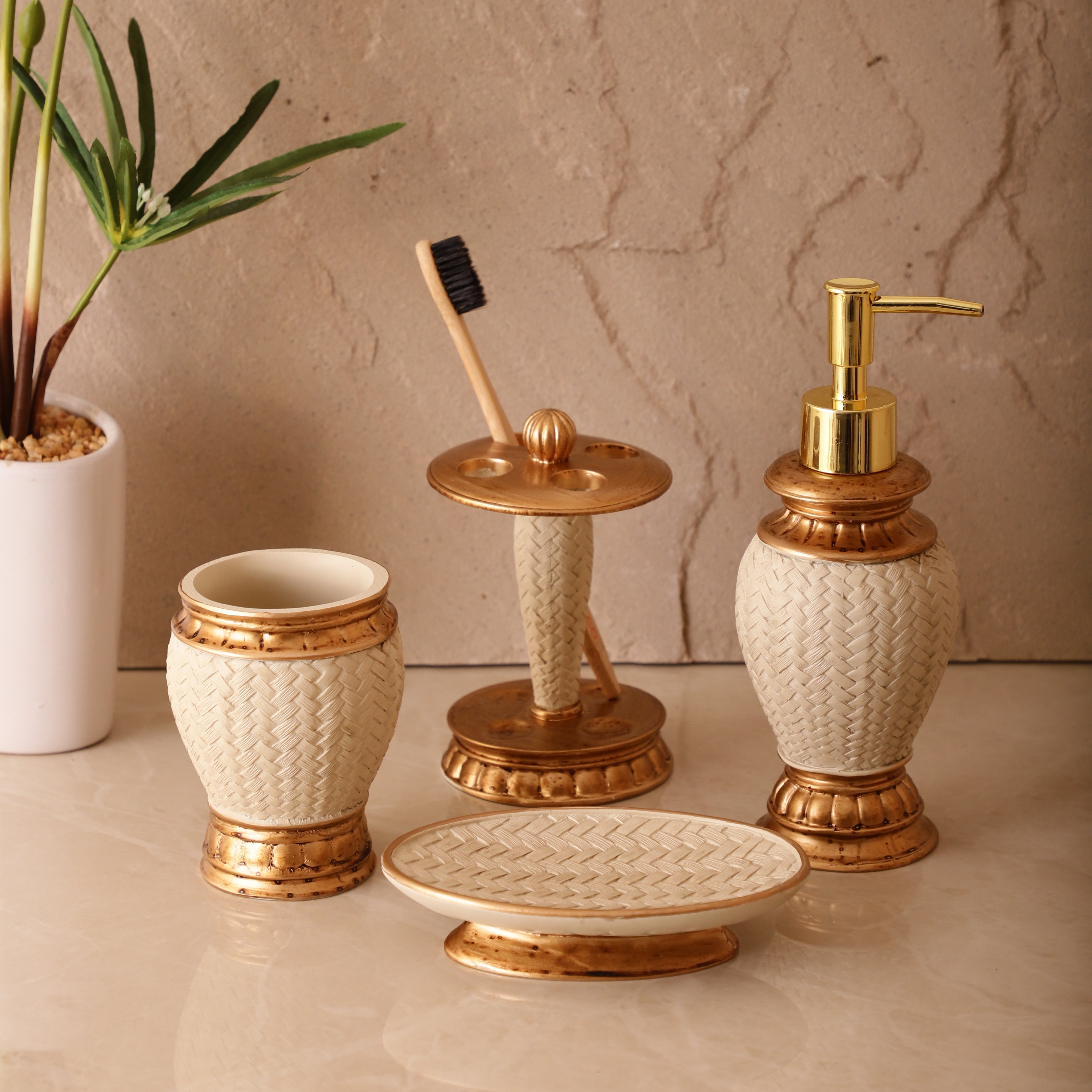 Luxe Wicker Pattern 4 Piece Bath Set