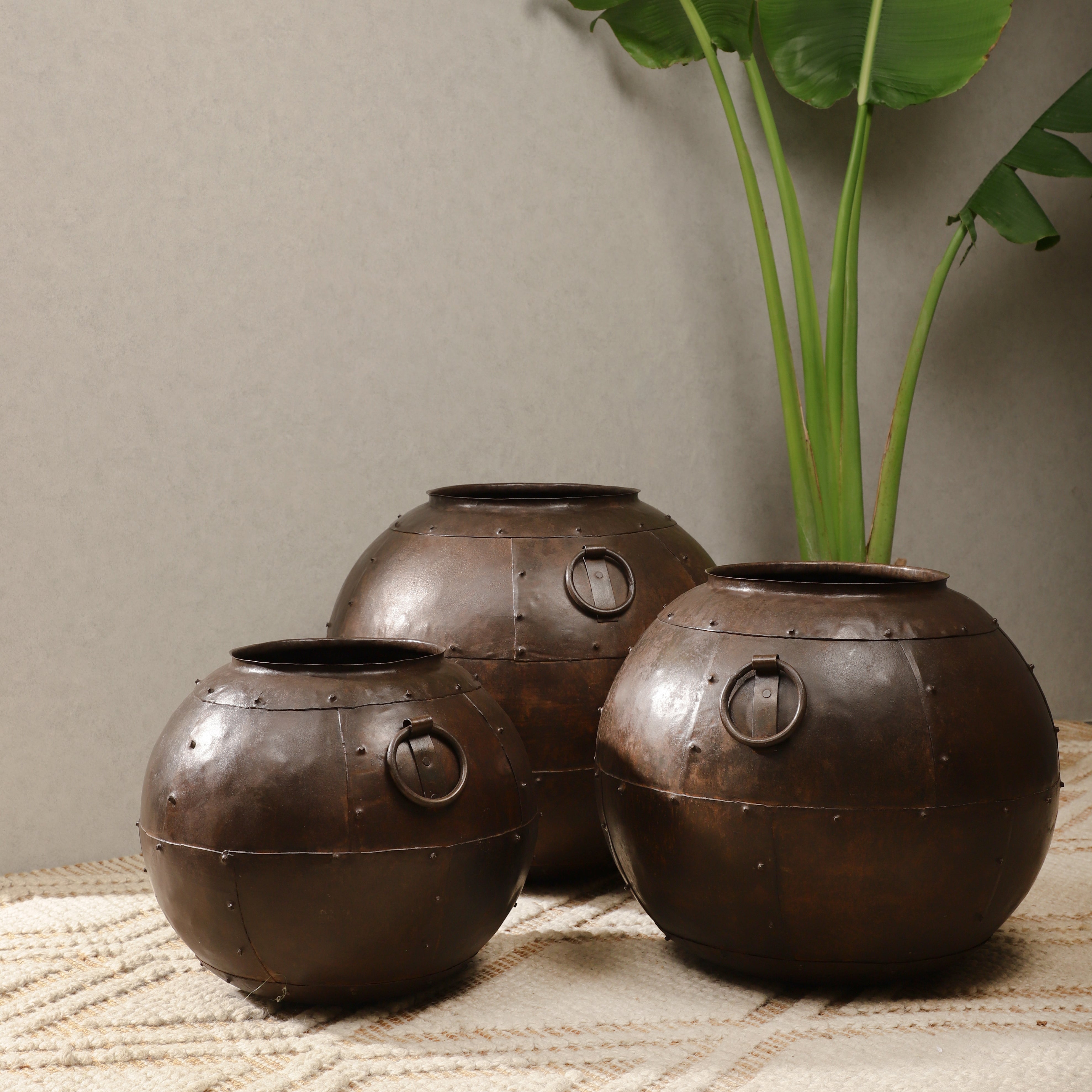 Brown Round Metal Pot (Single)