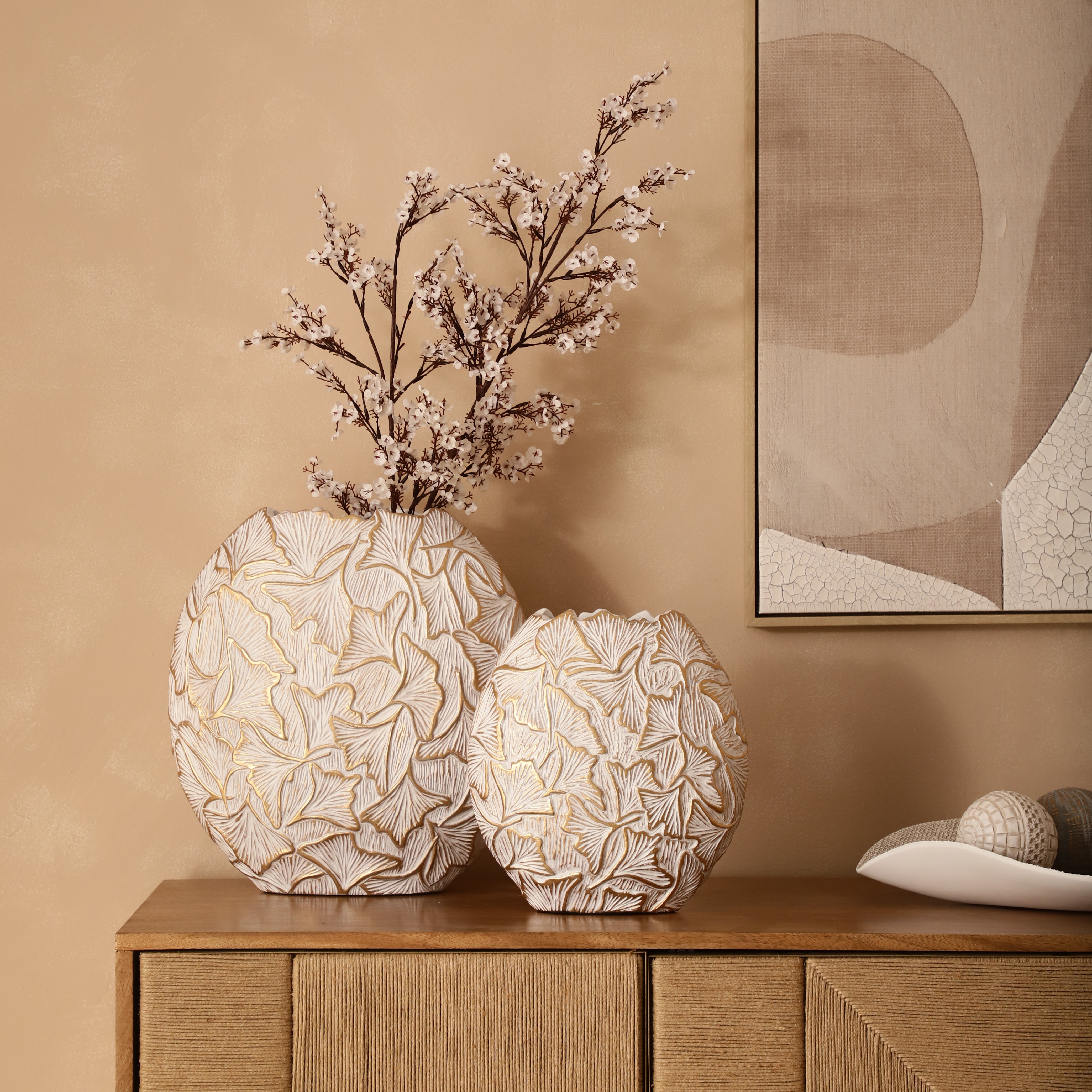 Brodia Sculpted Vase (Single)