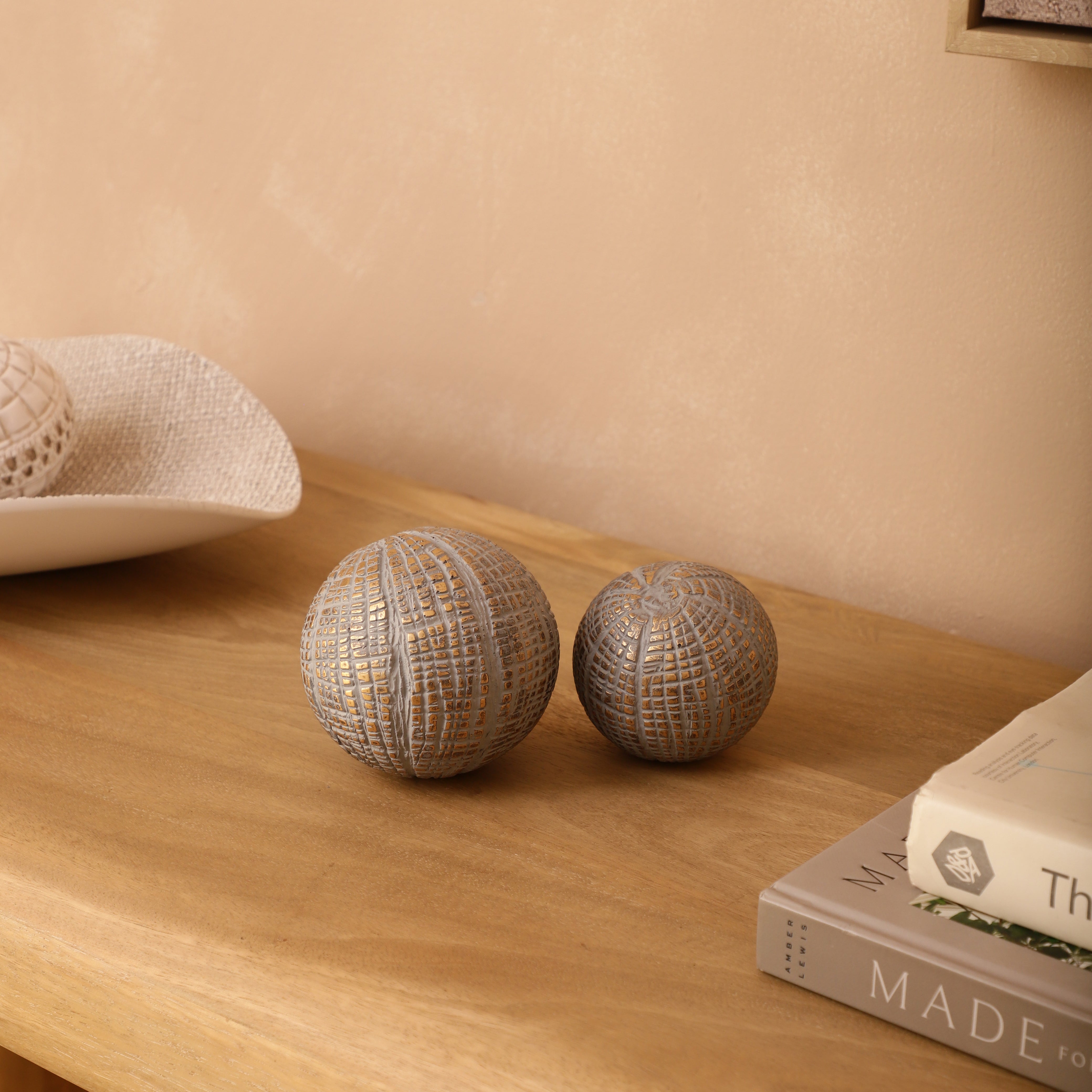 Grey Textured Ball Table Accents (Single)