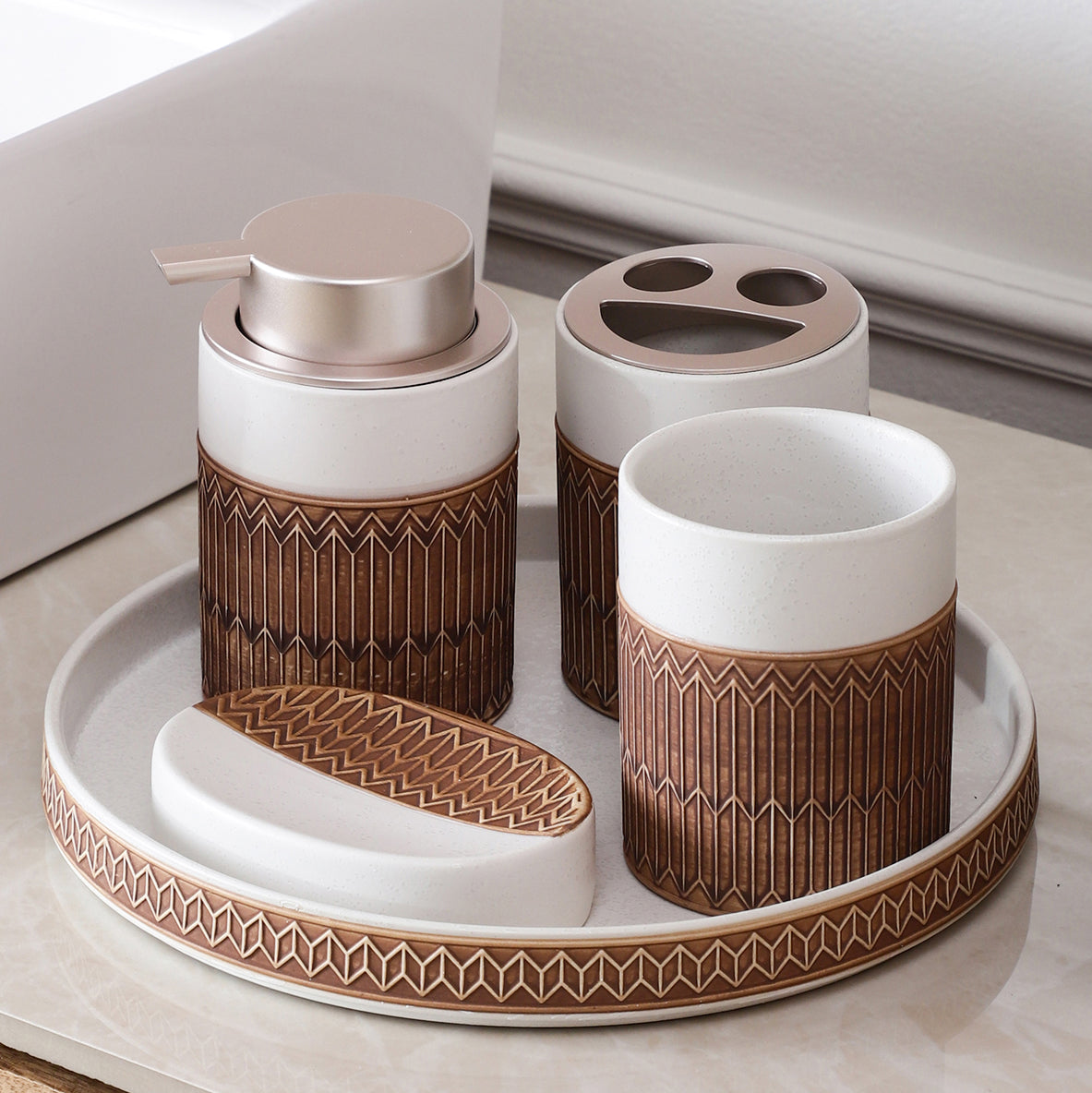 Aztec Pattern 5 Piece Bath Set (White)