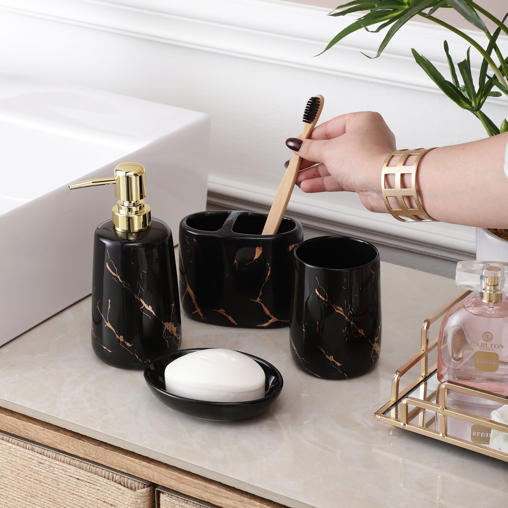 Black-Gold Marble Pattern 4 Piece Bath Set
