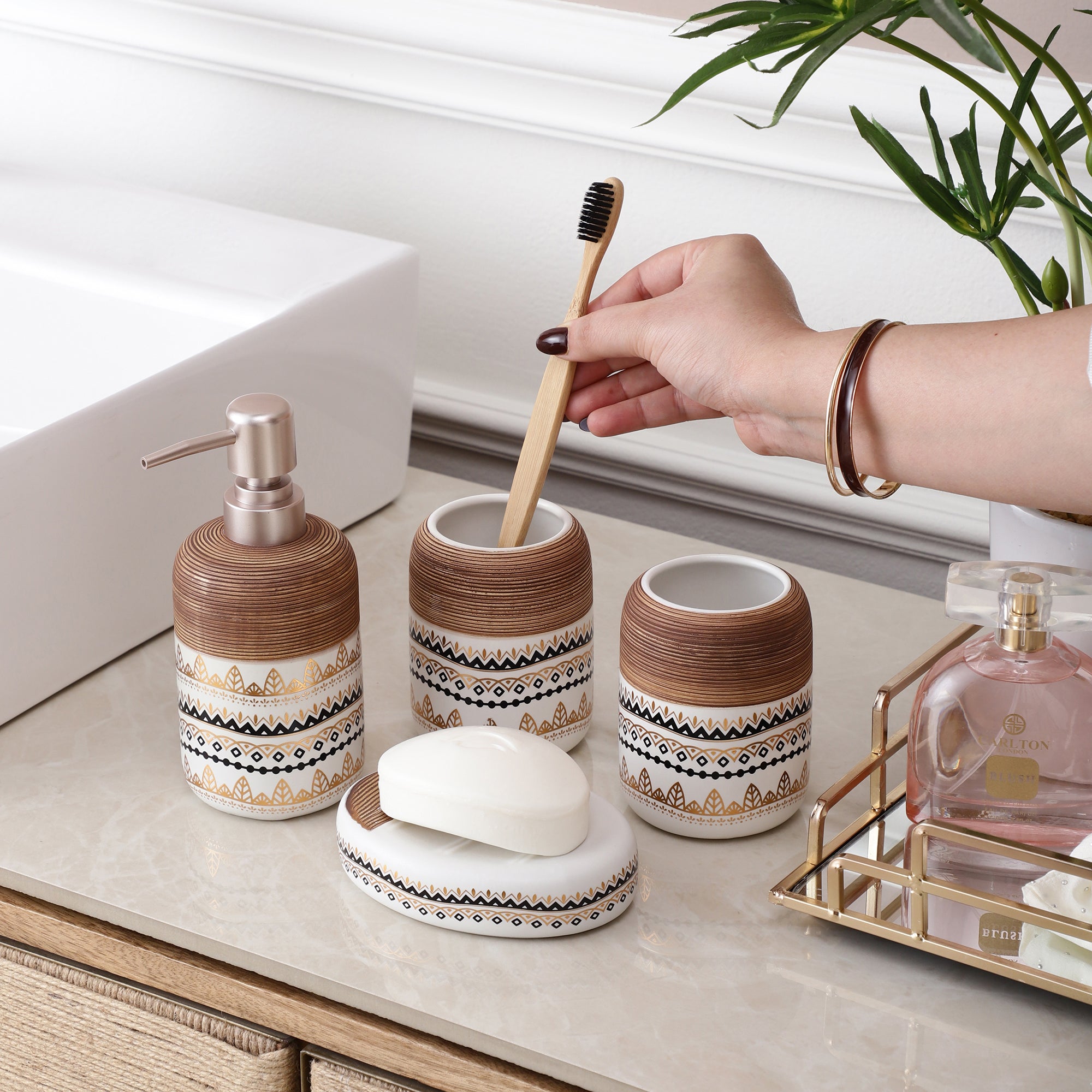 Earthy Aztec Pattern 4 Piece Bath Set (White)