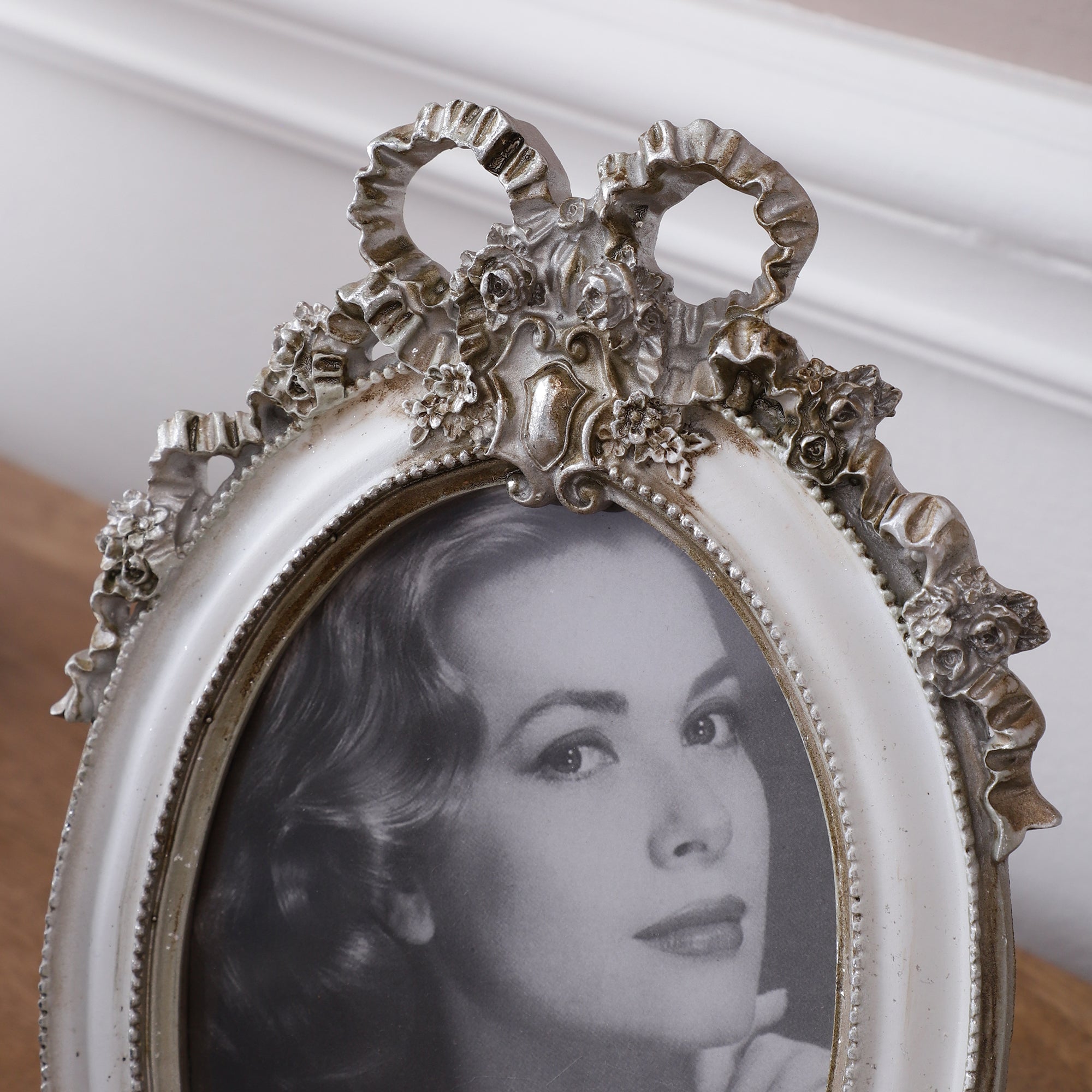 Clara Photo Frame (Single)