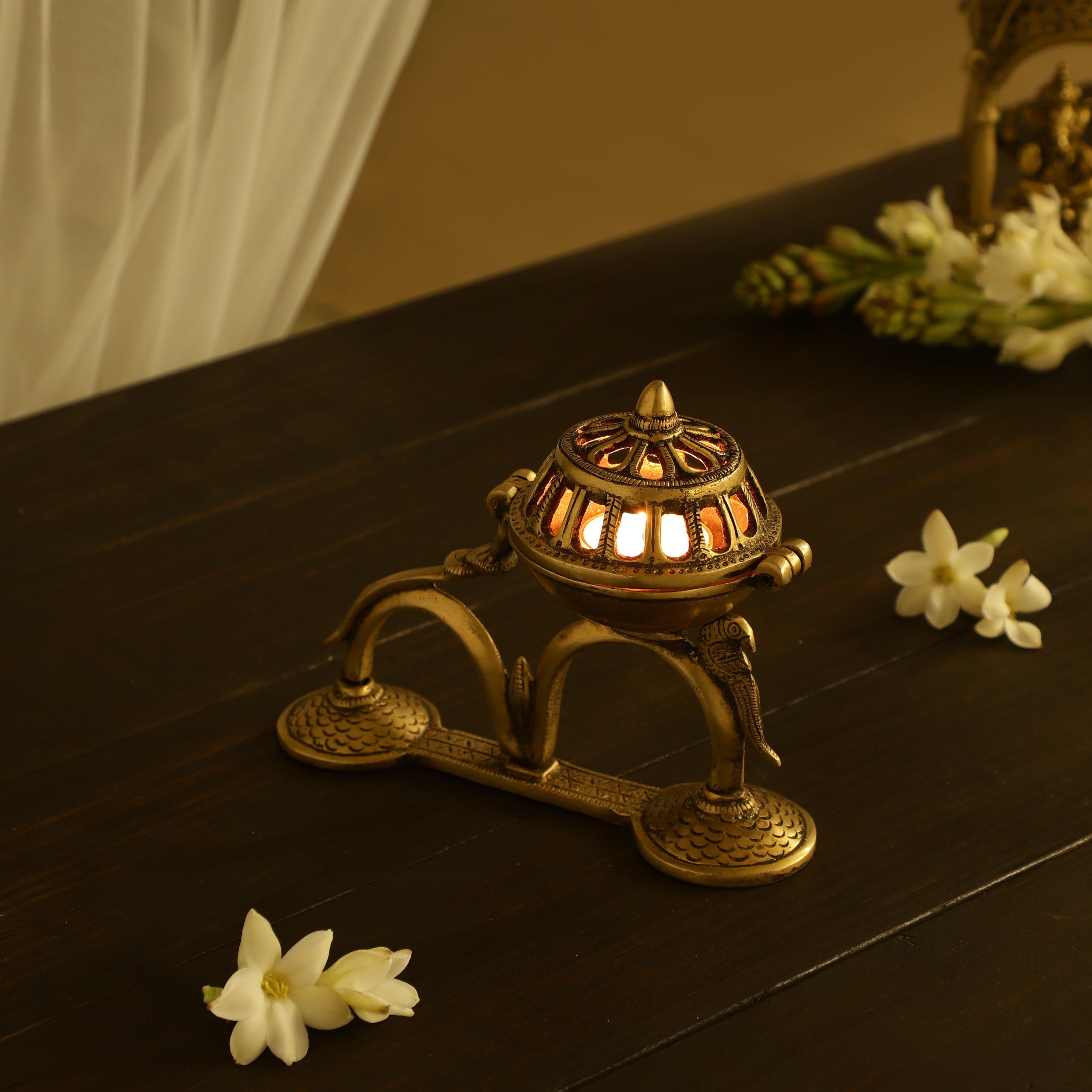 Gold Meshed Dome Incense Holder