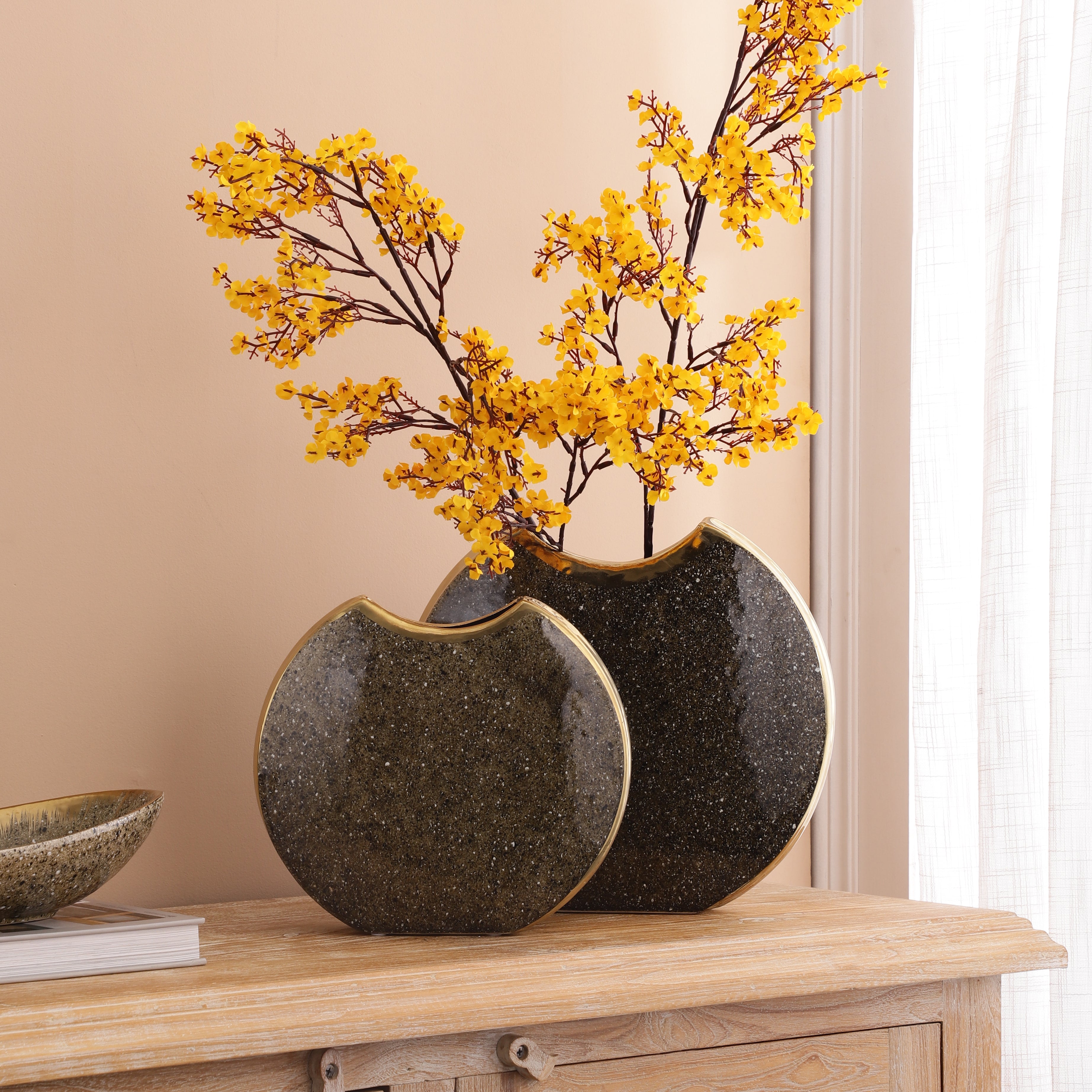 Luxe Gold Round Vase (Single)