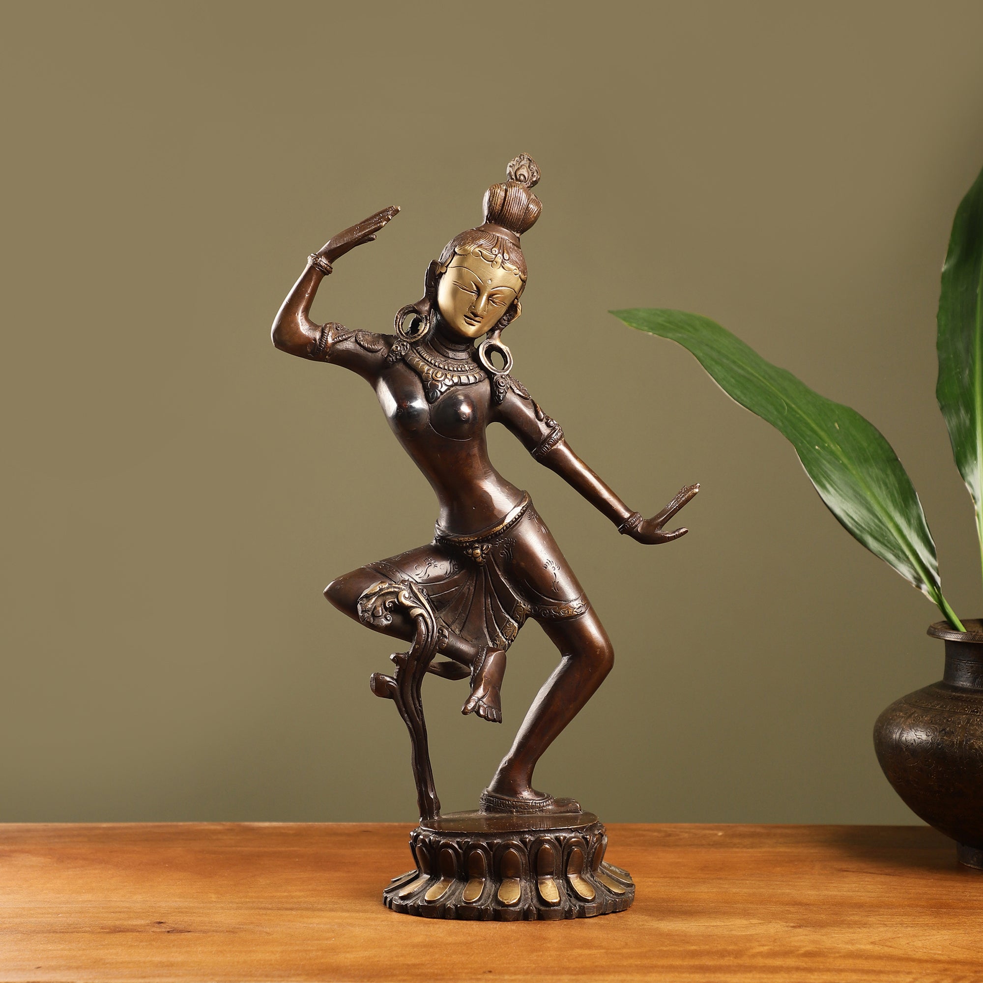 Brass Dancing Parvati Idol (Brown)