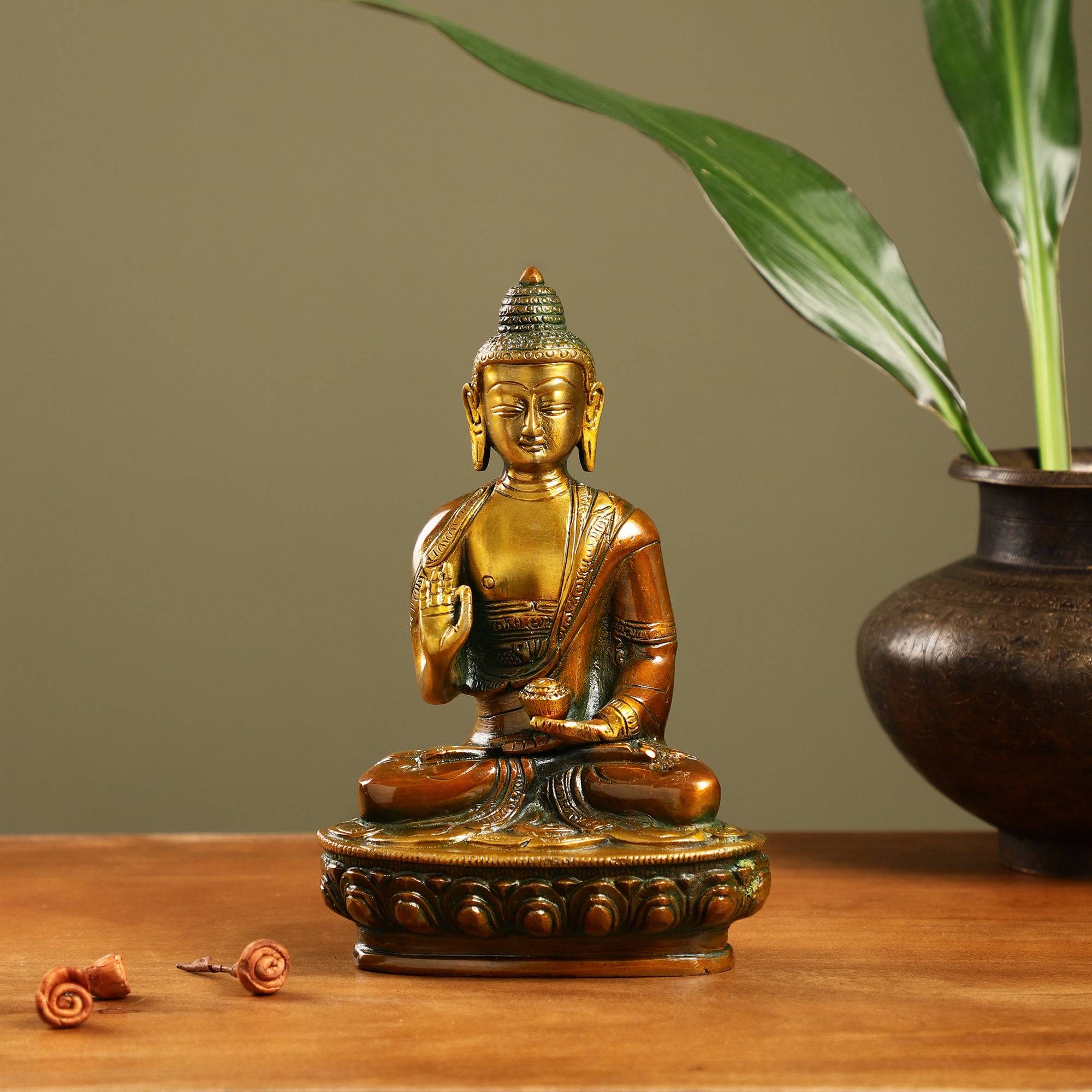 Brass Seated Buddha Idol (Medium)