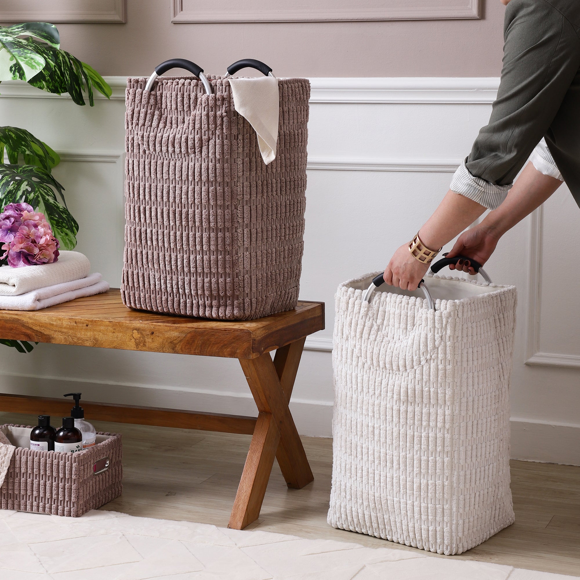 Arc Handle Laundry Tote (Single)