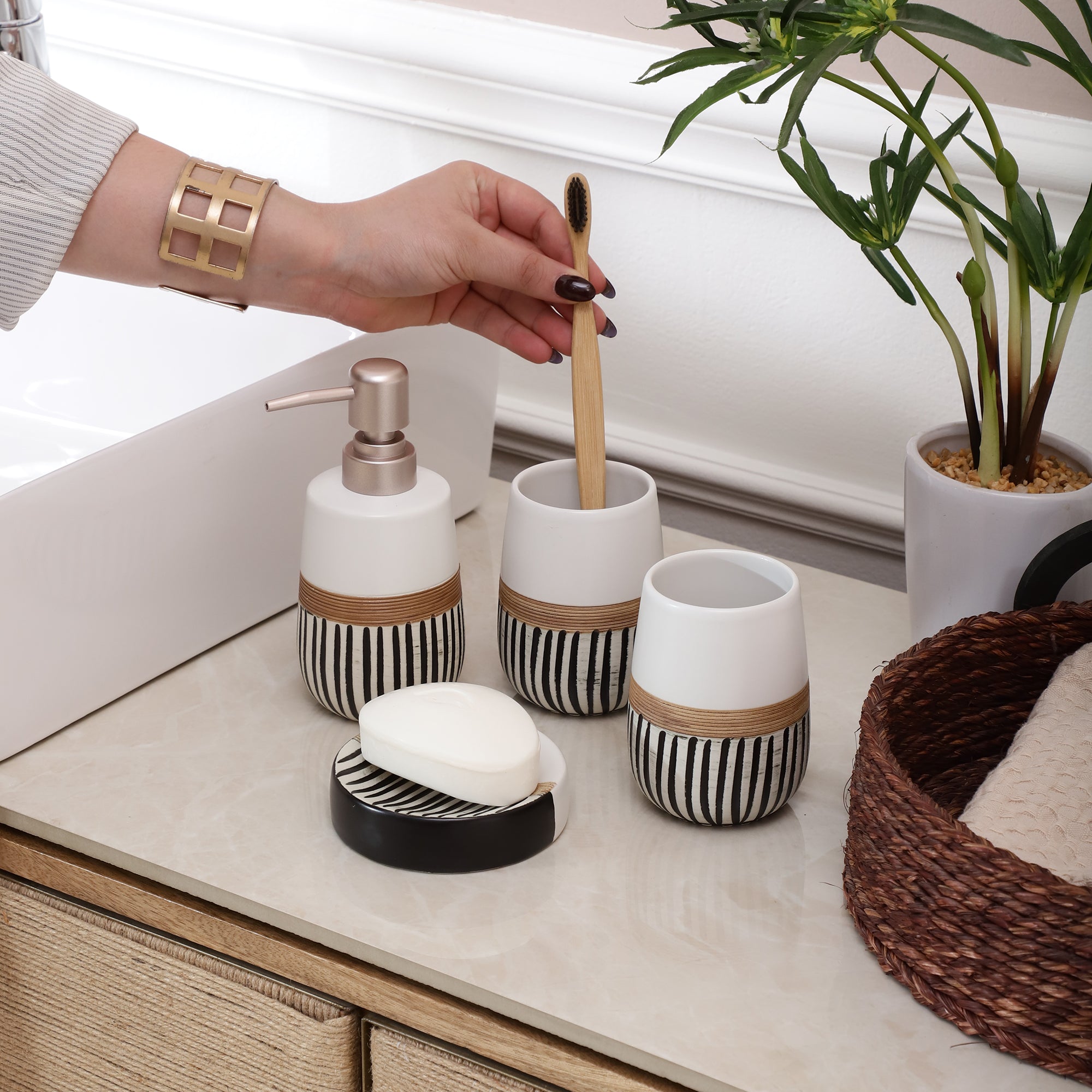 Striped Earthy 4 Piece Bath Set