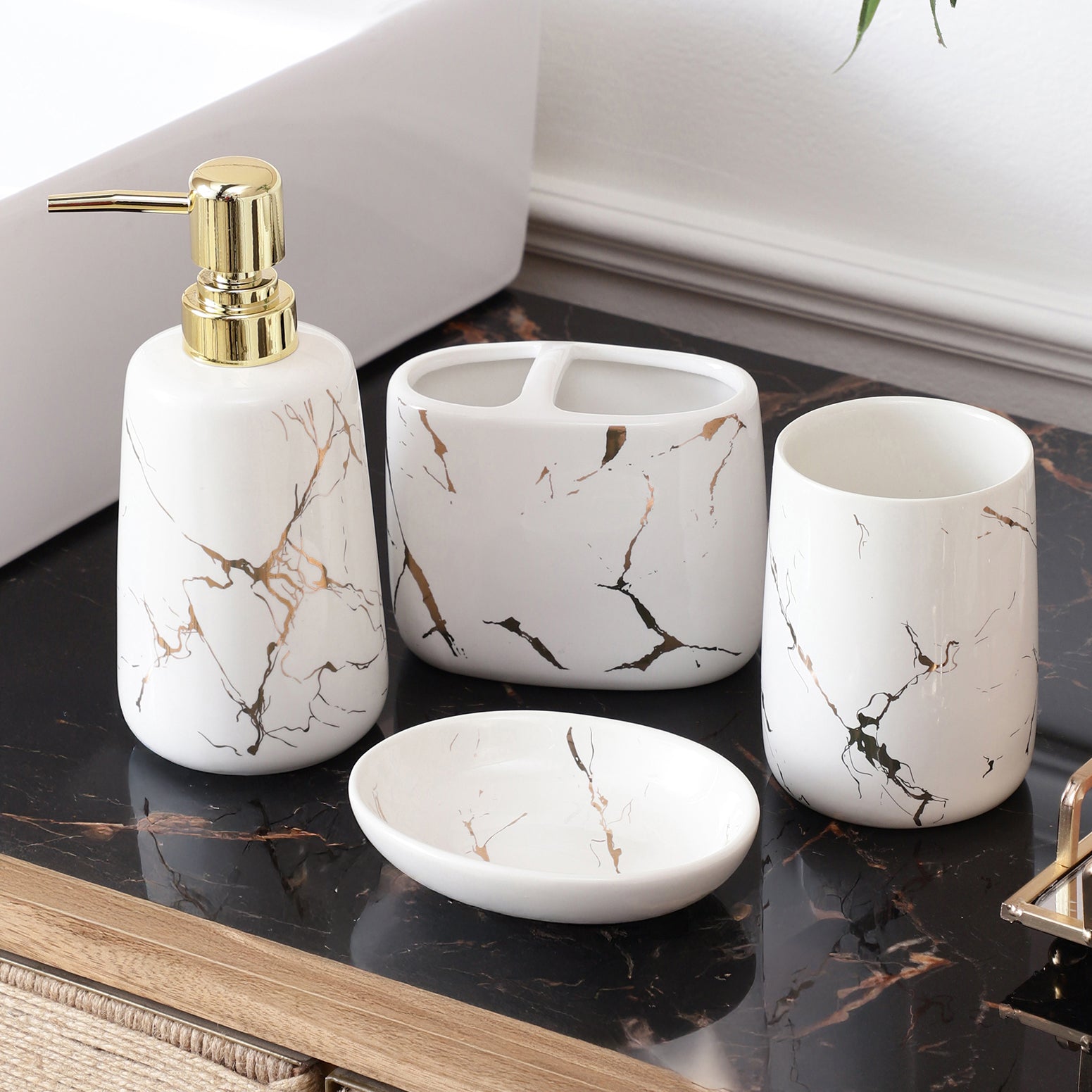 White-Gold Marble Pattern 4 Piece Bath Set