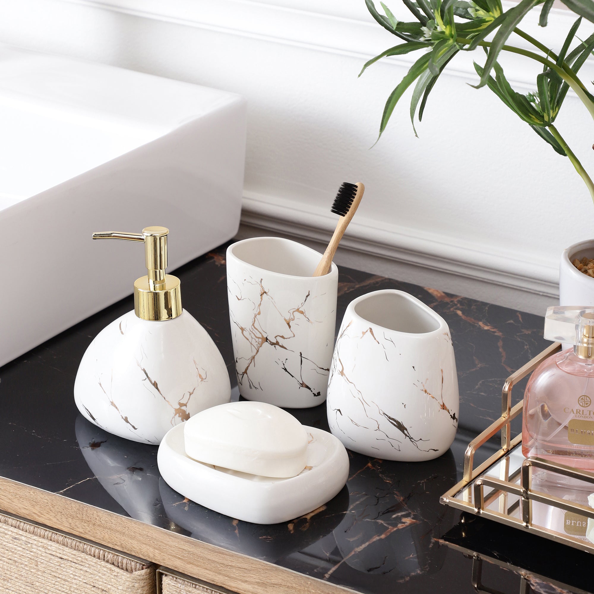 White-Gold Marble Pattern 4 piece Bath Set (Asymetrical)