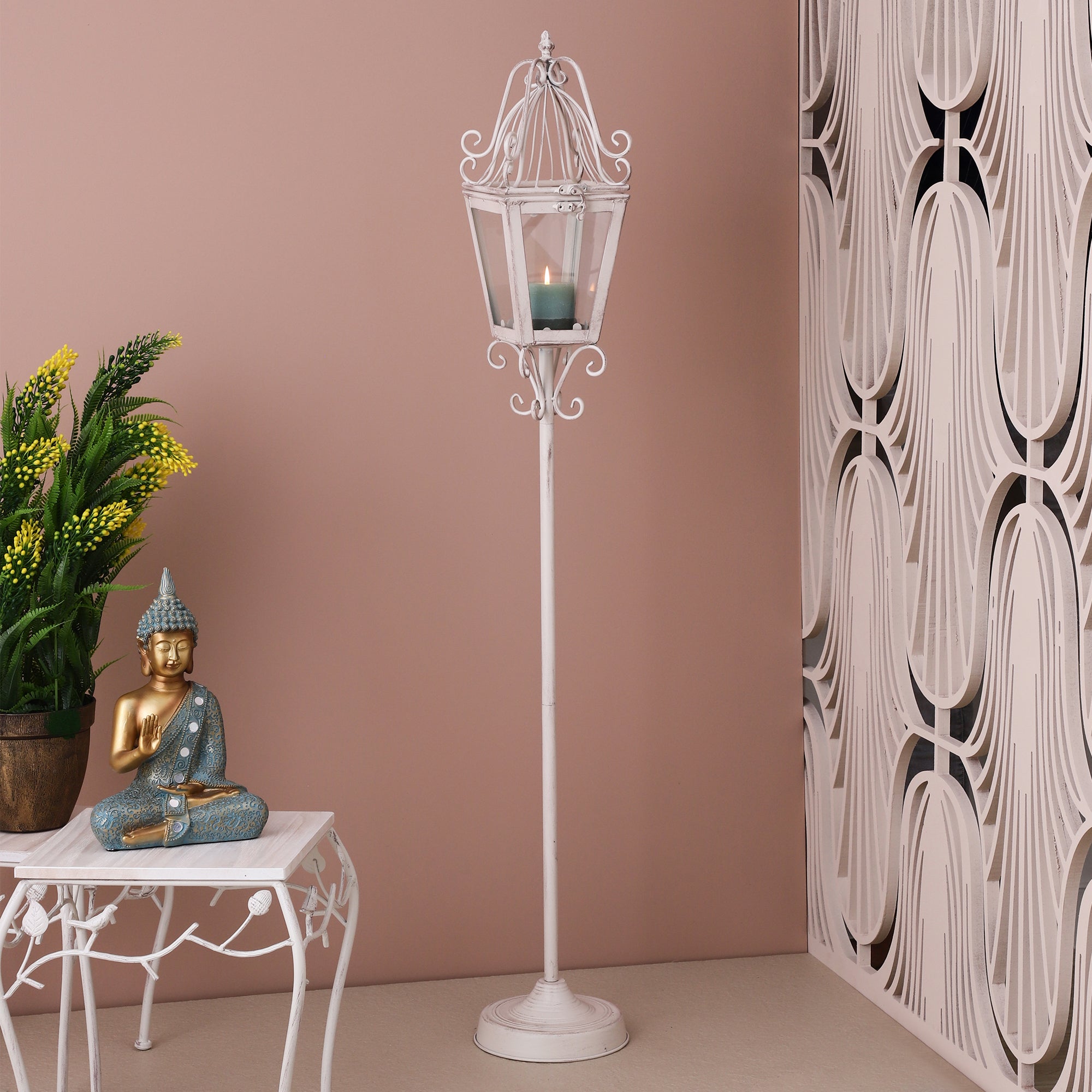 Victorian White Lamp Post