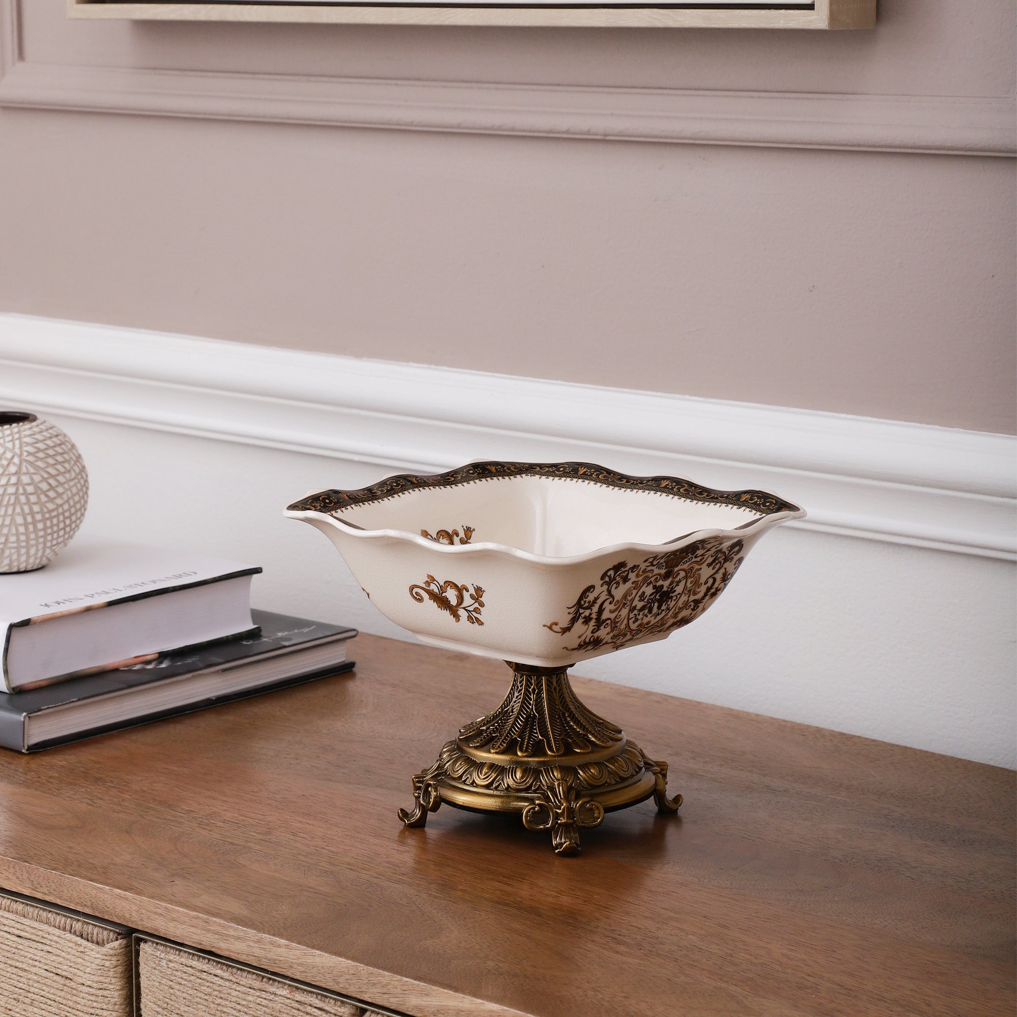 Grandiose Square Bowl With Gold Base