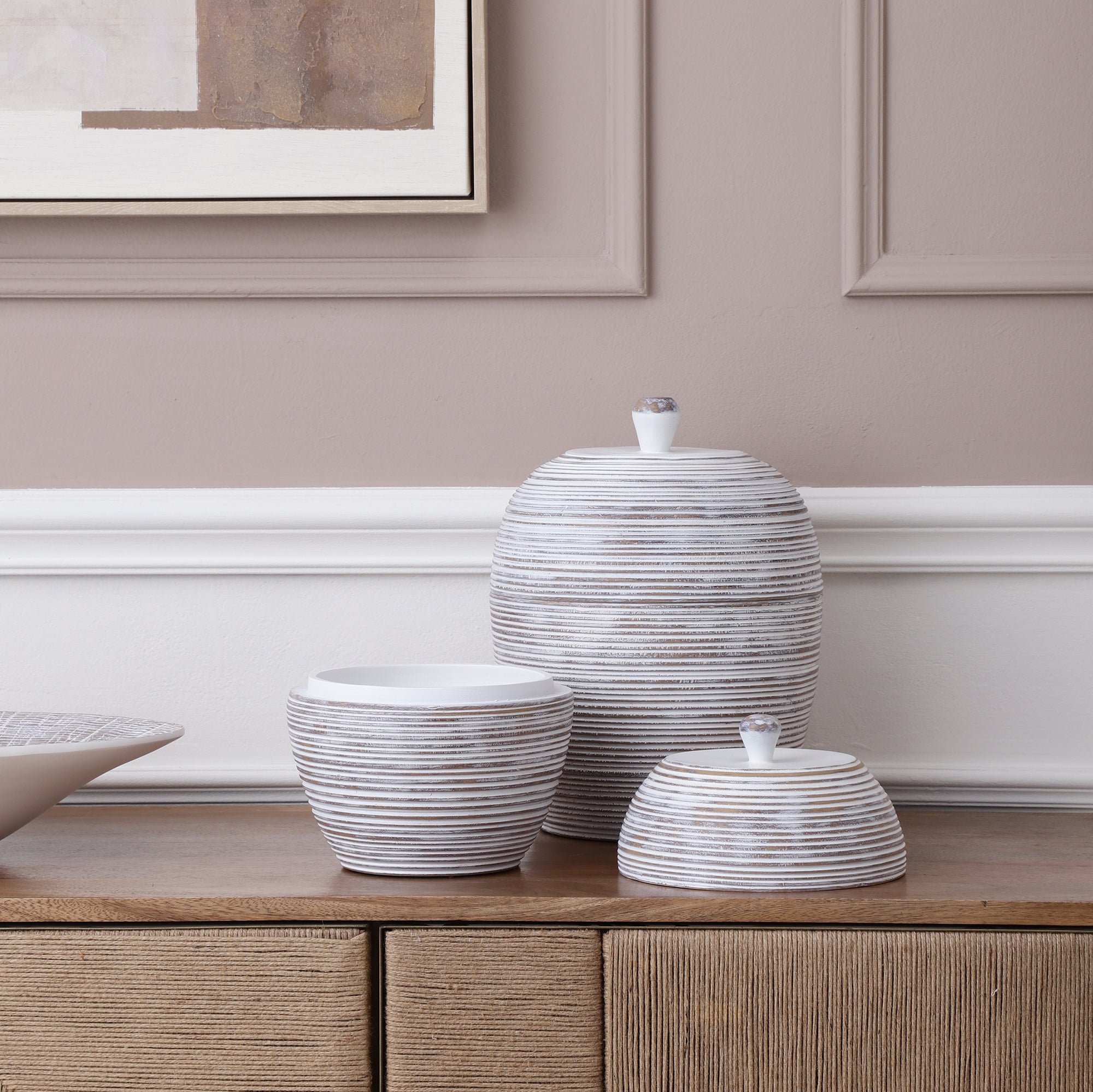 Dualora Sculpted Table Accent (White)