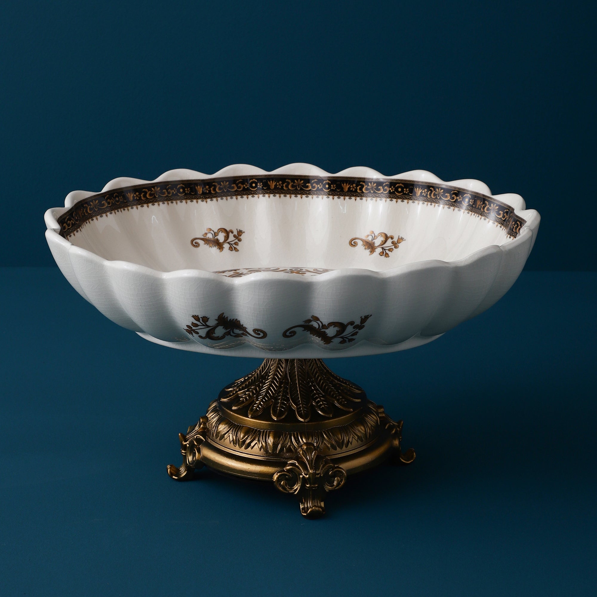 Grandiose Round Bowl With Gold Base (Large)