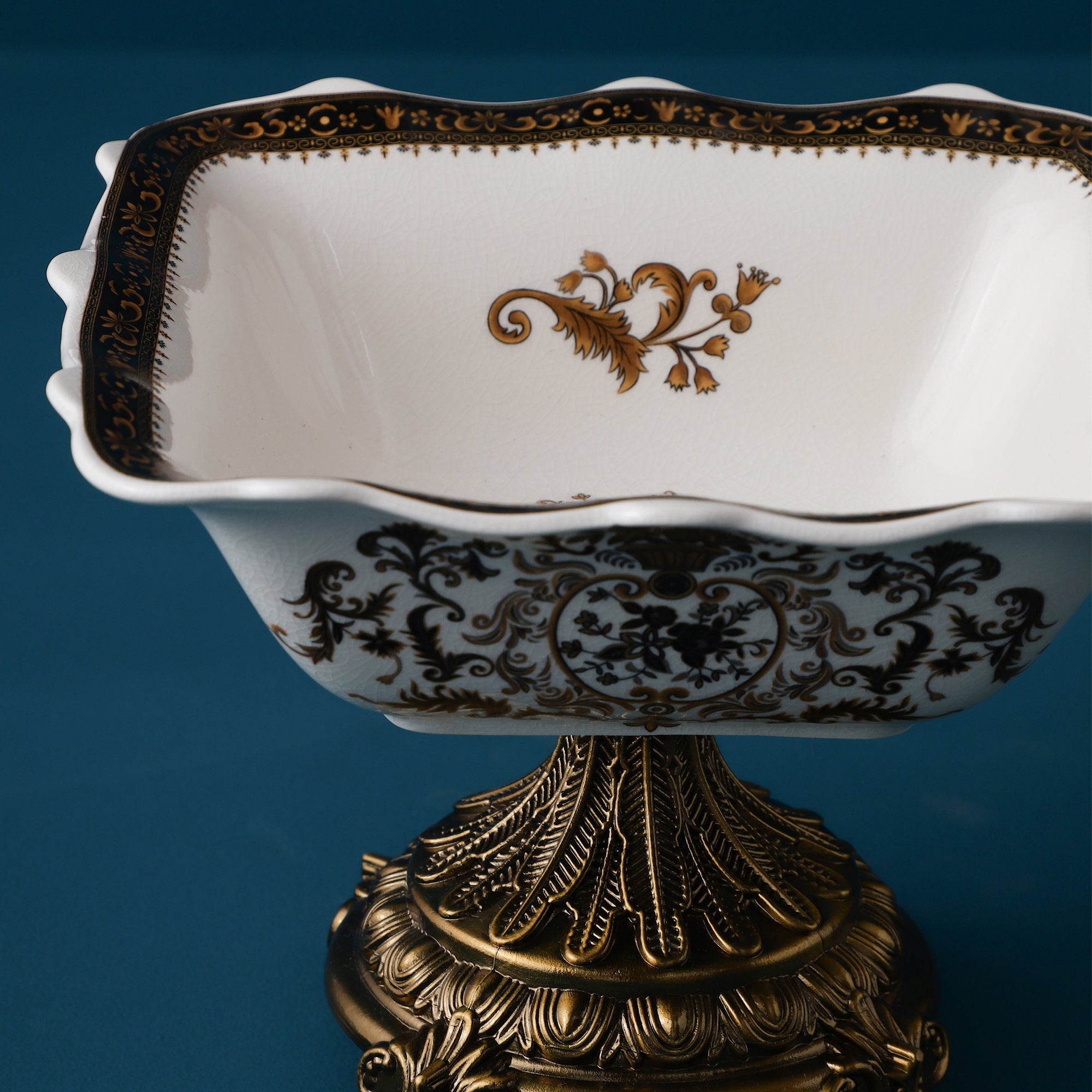 Grandiose Square Bowl With Gold Base
