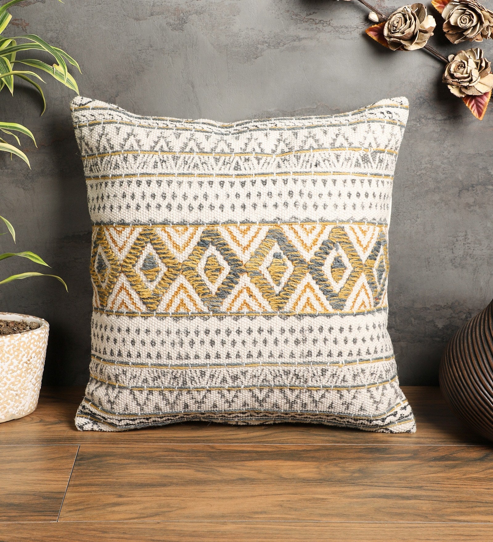 Embroidered Contemporary Cushion Cover (Beige Panel)